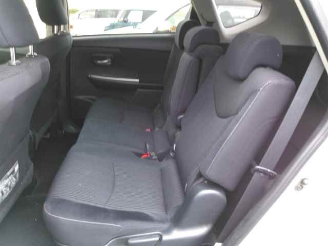 TOYOTA PRIUS ALPHA 2014