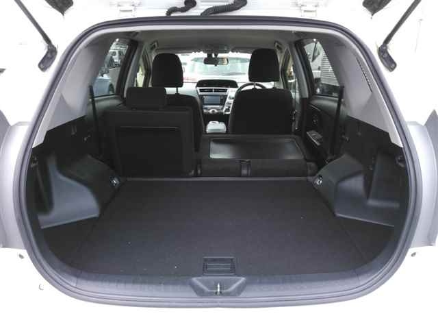 TOYOTA PRIUS ALPHA 2014