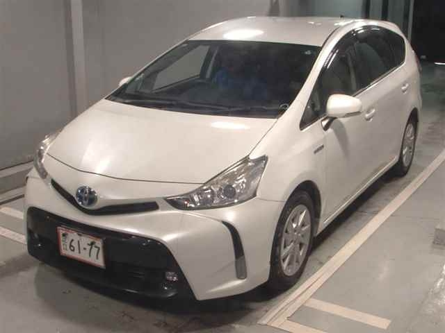 TOYOTA PRIUS ALPHA 2014