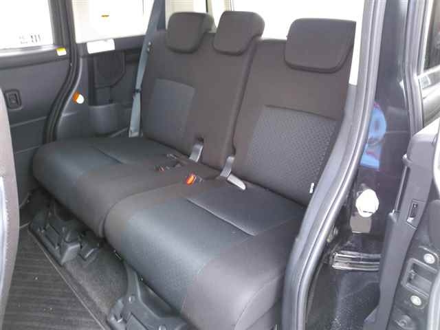 TOYOTA ROOMY 2022