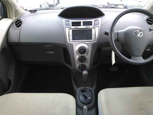 TOYOTA VITZ 2009