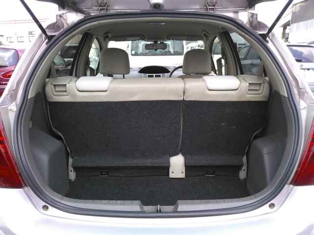 TOYOTA VITZ 2009
