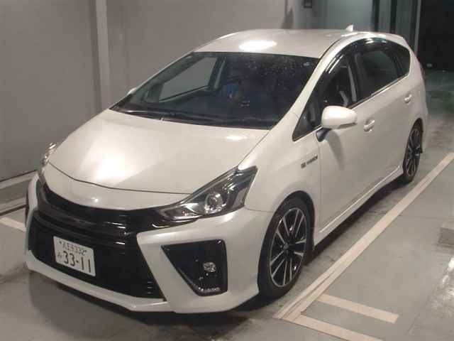 TOYOTA PRIUS ALPHA 2015