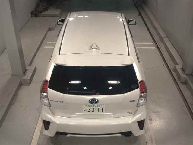 TOYOTA PRIUS ALPHA 2015