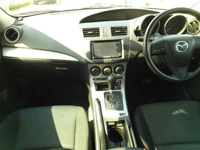 MAZDA AXELA 2010
