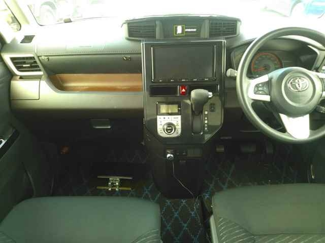 TOYOTA ROOMY 2017