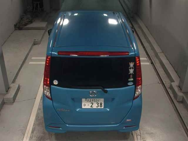 TOYOTA ROOMY 2017