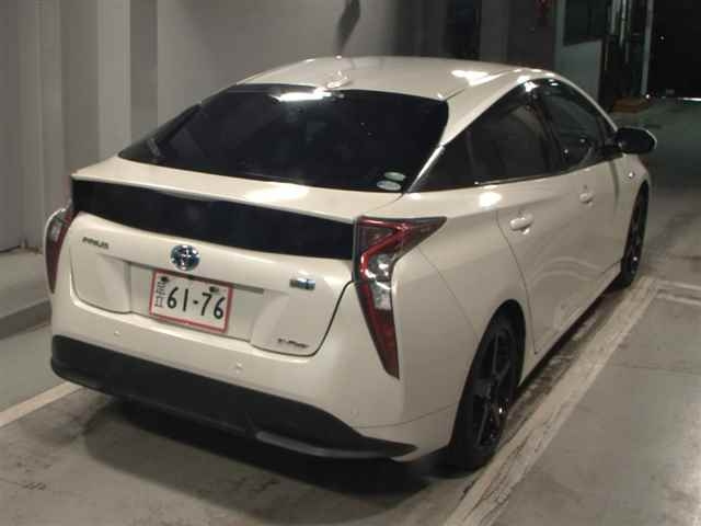 TOYOTA PRIUS 2016