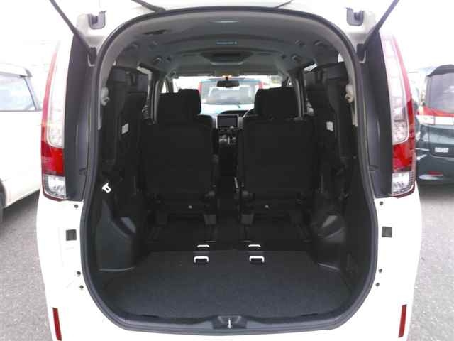 TOYOTA NOAH 2015