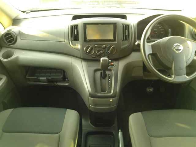NISSAN NV200 2020