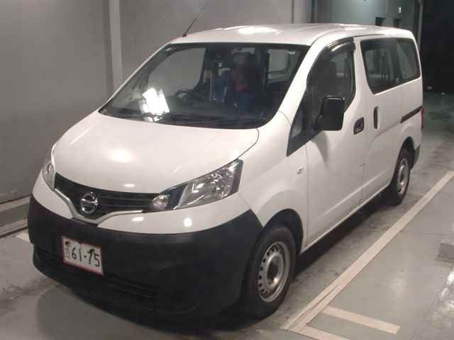 NISSAN NV200 2020