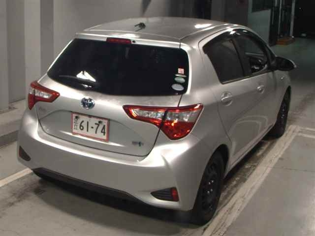 TOYOTA VITZ 2017