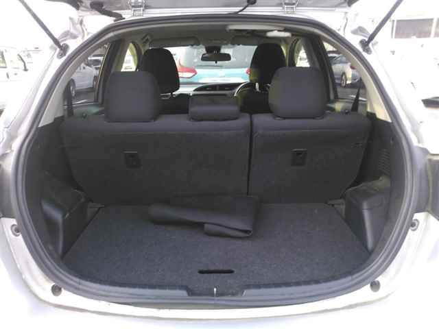 TOYOTA VITZ 2017