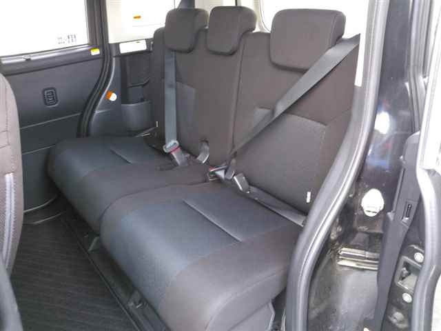 TOYOTA ROOMY 2022