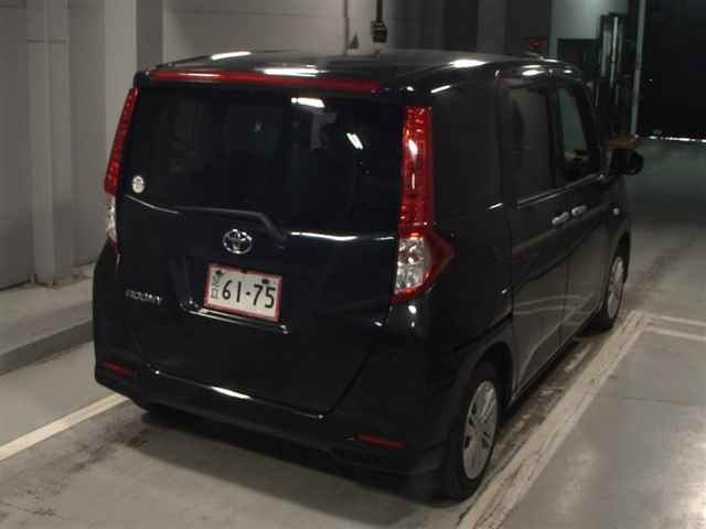 TOYOTA ROOMY 2022