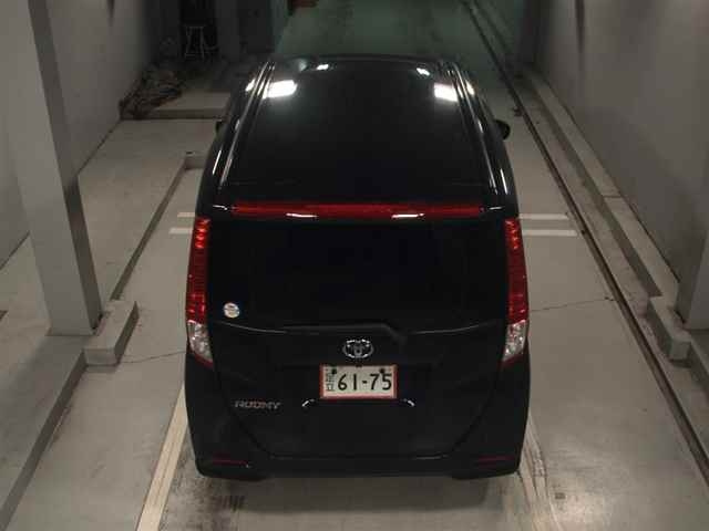 TOYOTA ROOMY 2022
