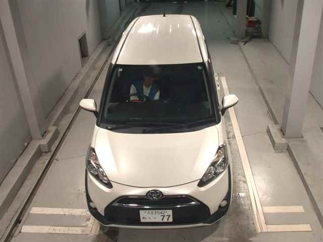 TOYOTA SIENTA 2015