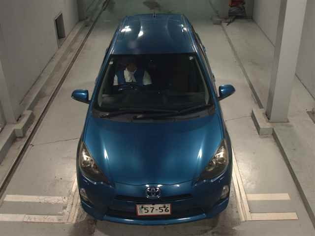 TOYOTA AQUA 2013