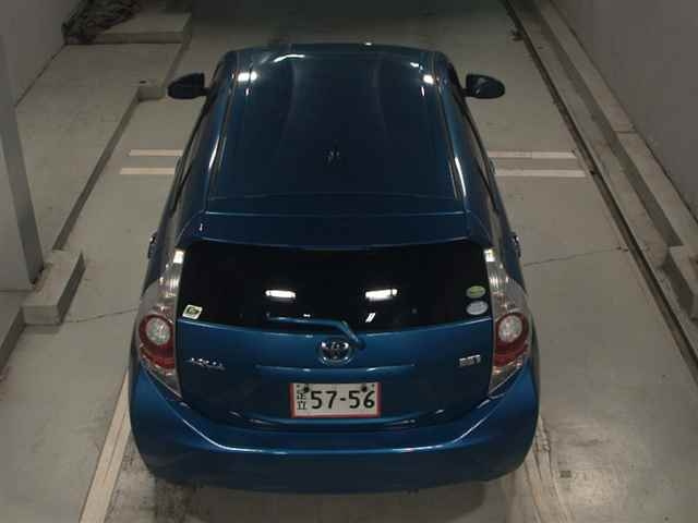 TOYOTA AQUA 2013