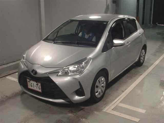 TOYOTA VITZ 2017