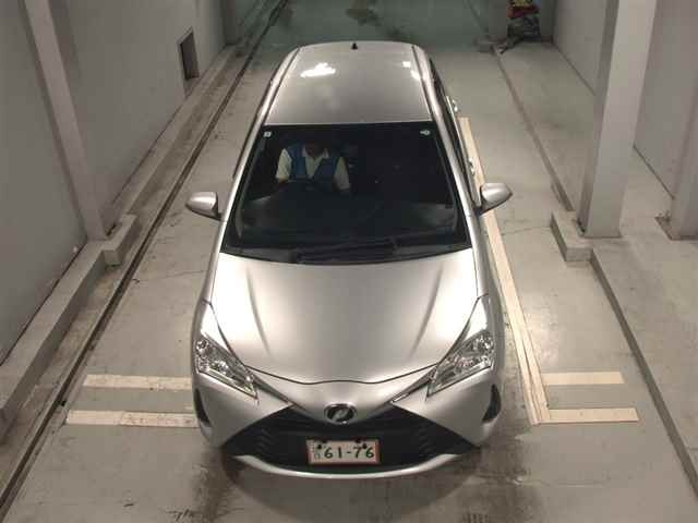 TOYOTA VITZ 2017