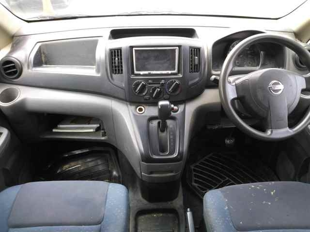 NISSAN NV200 2010