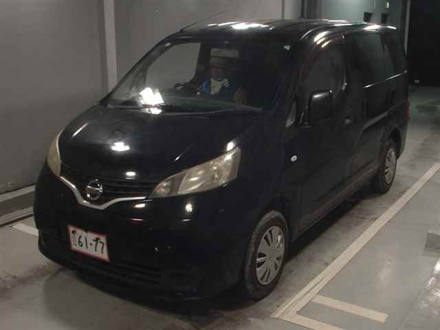 NISSAN NV200 2010