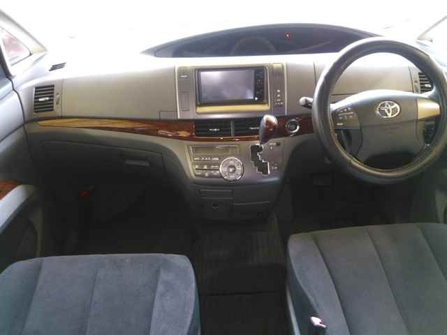 TOYOTA ESTIMA 2010