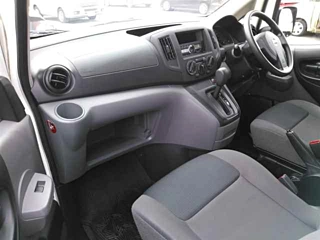 NISSAN NV200 2019