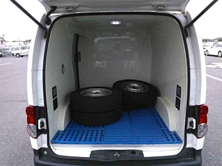 NISSAN NV200 2019
