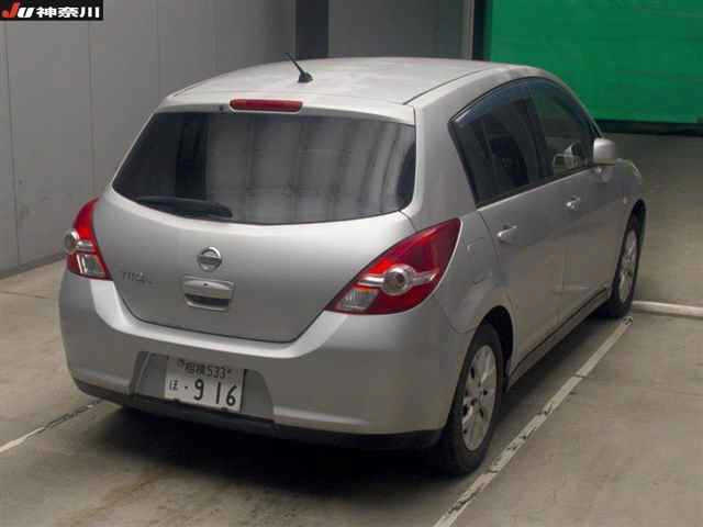 NISSAN TIIDA 2011