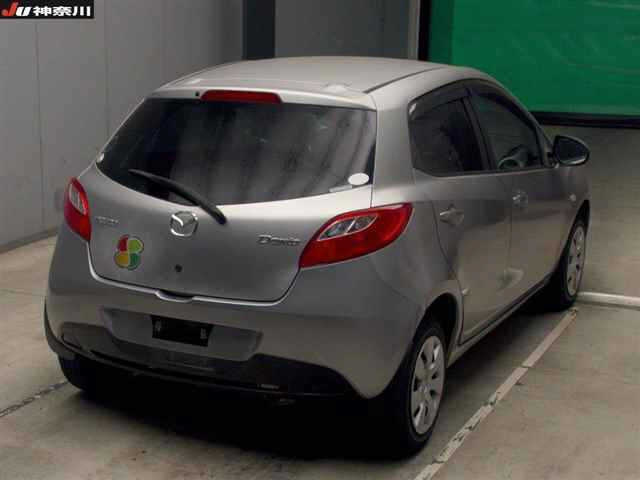 MAZDA DEMIO 2010