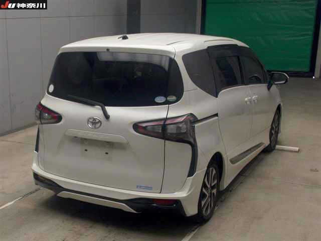 TOYOTA SIENTA 2016