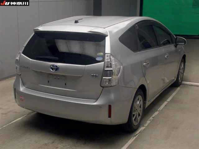TOYOTA PRIUS ALPHA 2014