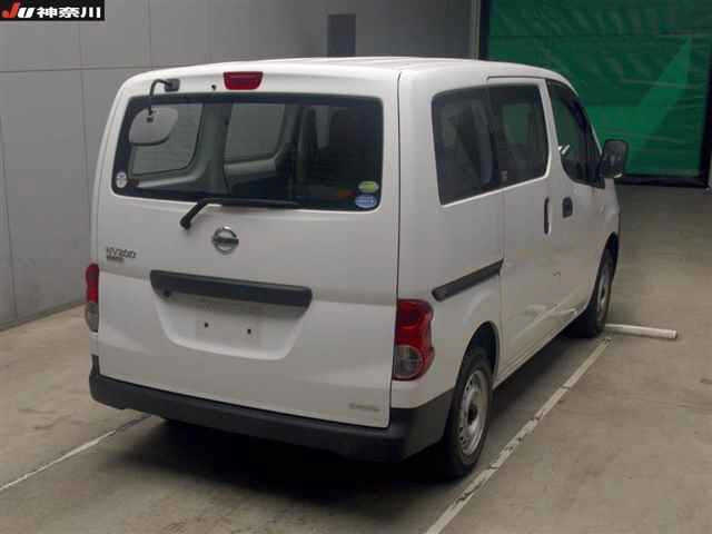 NISSAN NV200 2019