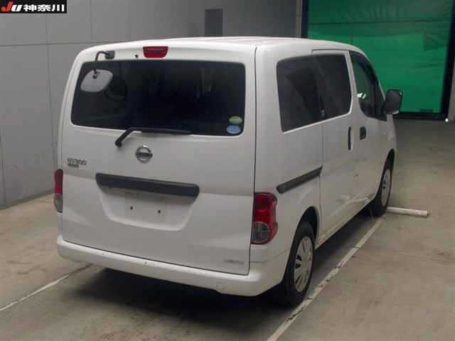 NISSAN NV200 2020