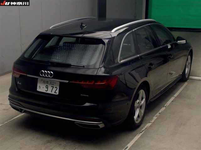 AUDI A4 2021