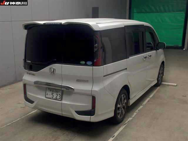 HONDA STEP WAGON 2015