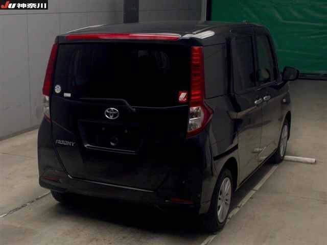TOYOTA ROOMY 2022