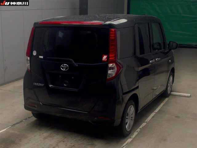 TOYOTA ROOMY 2022