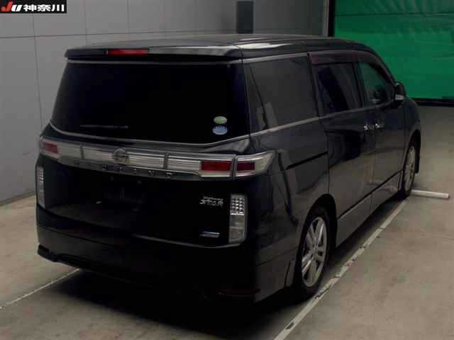NISSAN ELGRAND 2010