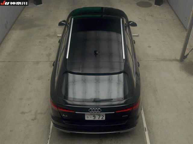 AUDI A4 2021
