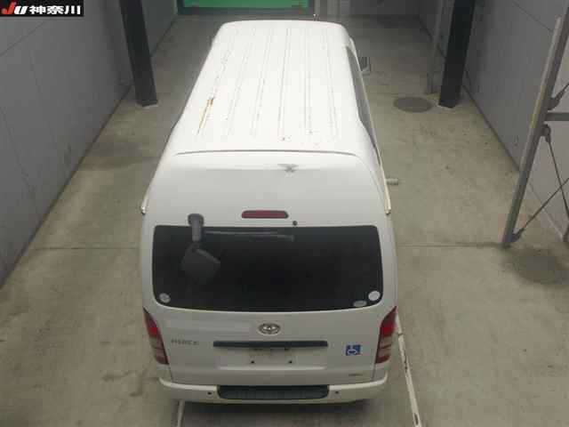 TOYOTA HIACE VAN 2011
