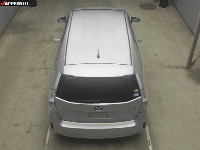 TOYOTA PRIUS ALPHA 2014
