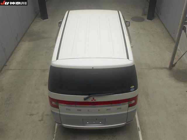MITSUBISHI DELICA D5 2010