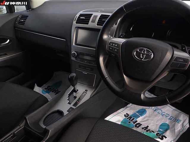 TOYOTA AVENSIS WAGON 2012