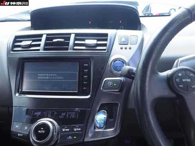 TOYOTA PRIUS ALPHA 2014