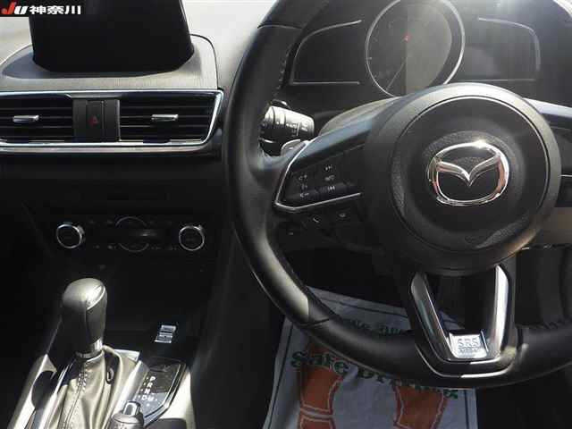 MAZDA AXELA 2018