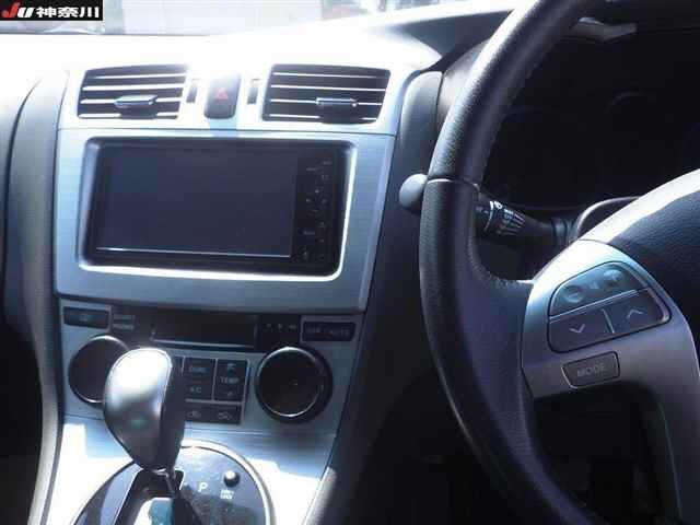 TOYOTA MARK X ZIO 2010