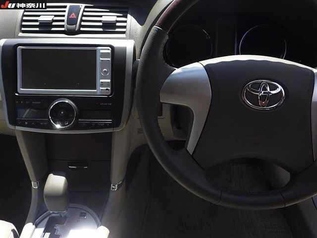TOYOTA PREMIO 2010